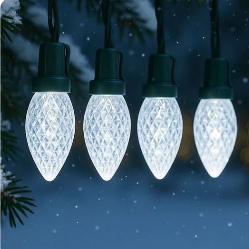 Pinecone C9 - White String Light